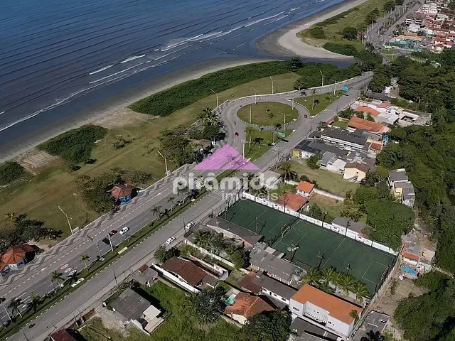 Terreno com 2000m², à venda, no bairro Praia das Palmeiras em Caraguatatuba