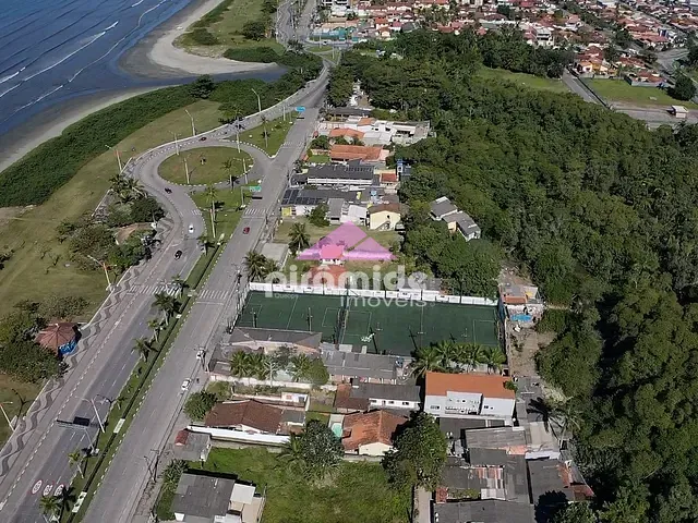 Terreno com 2000m², à venda, no bairro Praia das Palmeiras em Caraguatatuba