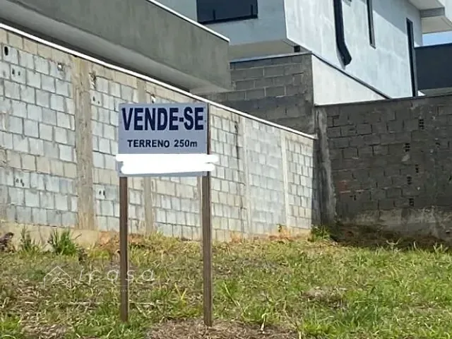 Terreno com 250m², à venda, no bairro Residencial Colinas. em Caçapava
