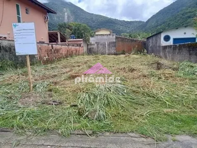 Terreno com 402m², à venda, no bairro Cocanha em Caraguatatuba