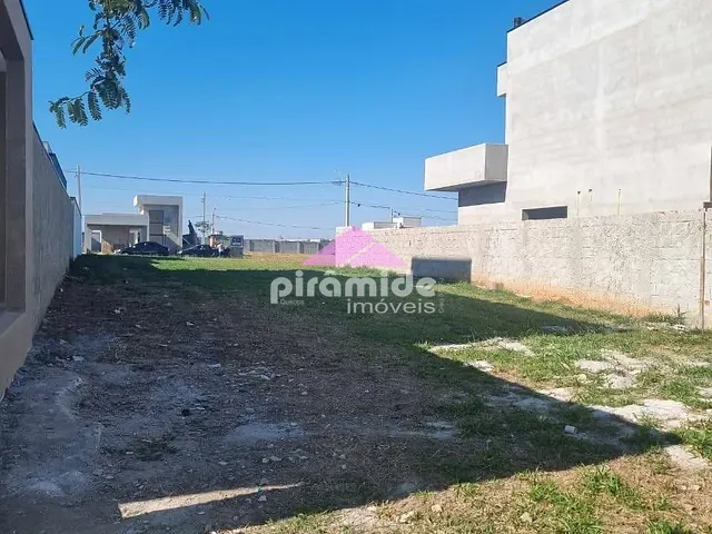 Terreno com 250m², à venda, no bairro Eugênio de Mello em São José dos Campos