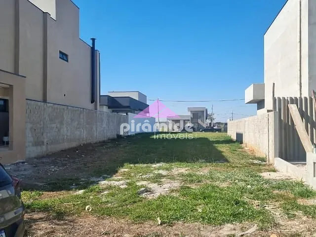 Terreno com 250m², à venda, no bairro Eugênio de Mello em São José dos Campos