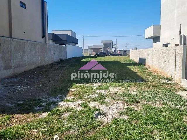 Terreno com 250m², à venda, no bairro Eugênio de Mello em São José dos Campos