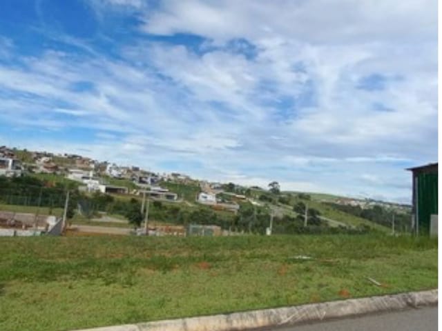 Terreno com 351m², à venda, no bairro Abaete em Taubaté