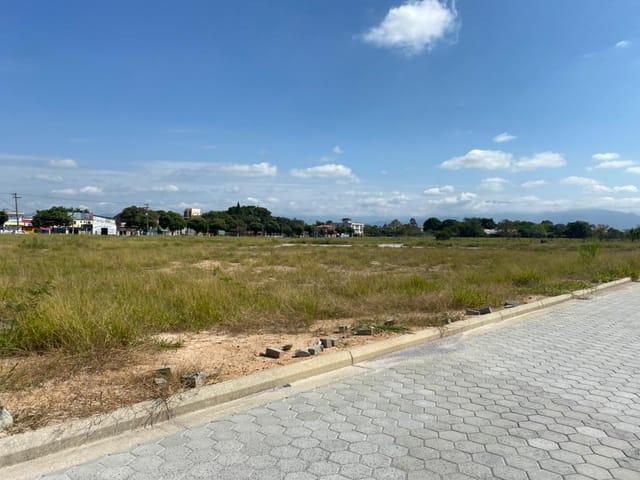 Terreno com 175m², à venda, no bairro Vila Castro em Pindamonhangaba