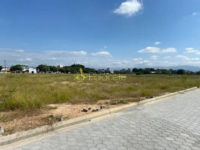 Terreno com 175m², à venda, no bairro Vila Castro em Pindamonhangaba