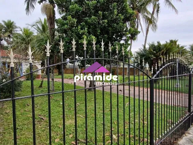 Terreno com 2381m², à venda, no bairro Praia das Palmeiras em Caraguatatuba