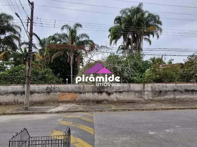 Terreno com 2381m², à venda, no bairro Praia das Palmeiras em Caraguatatuba