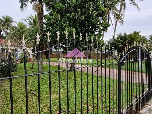 Terreno com 2381m², à venda, no bairro Praia das Palmeiras em Caraguatatuba