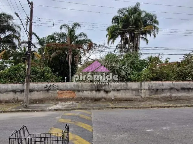 Terreno com 2381m², à venda, no bairro Praia das Palmeiras em Caraguatatuba
