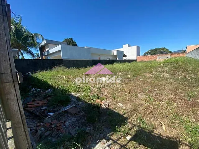 Terreno com 360m², à venda, no bairro Pontal de Santa Marina em Caraguatatuba