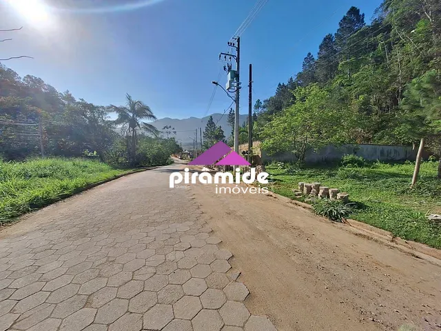 Terreno com 280m², à venda, no bairro Capricórnio em Caraguatatuba