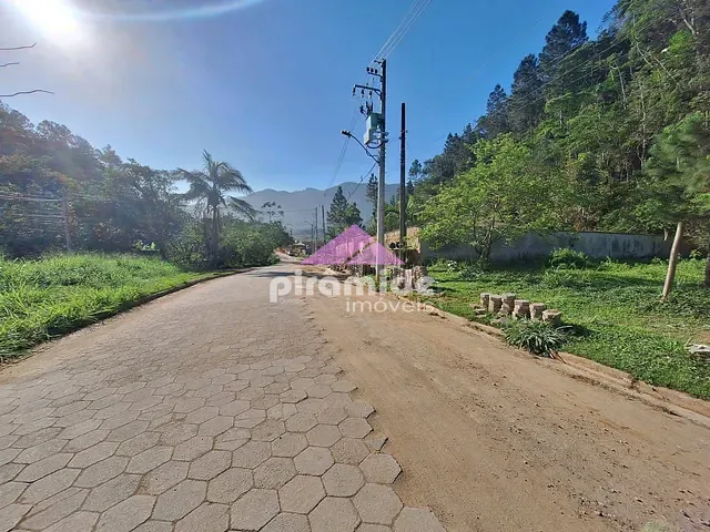 Terreno com 280m², à venda, no bairro Capricórnio em Caraguatatuba