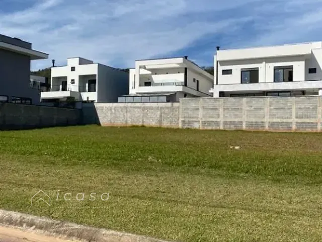 Terreno com 359m², à venda, no bairro Residencial Fazenda Casa Grande em Taubaté