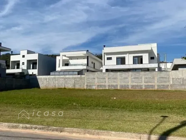 Terreno com 359m², à venda, no bairro Residencial Fazenda Casa Grande em Taubaté