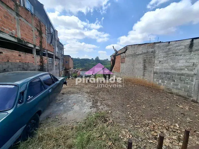 Terreno com 450m², à venda, no bairro Monte Castelo em São José dos Campos
