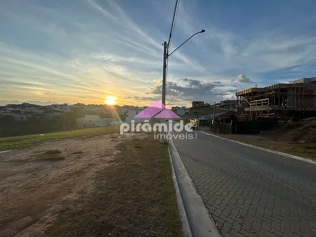Terreno com 352m², à venda, no bairro Urbanova em São José dos Campos