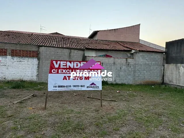 Terreno com 376m², à venda, no bairro Galo Branco em São José dos Campos