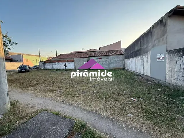 Terreno com 376m², à venda, no bairro Galo Branco em São José dos Campos