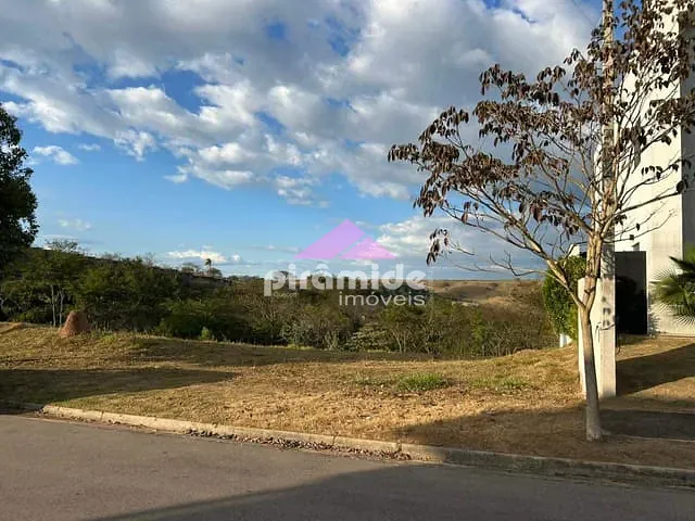 Terreno com 360m², à venda, no bairro Loteamento Verana em São José dos Campos