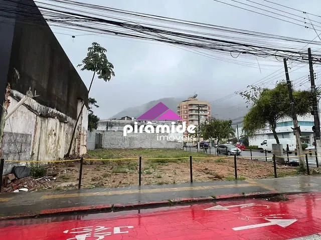 Terreno com 500m², disponível, no bairro Centro em Caraguatatuba