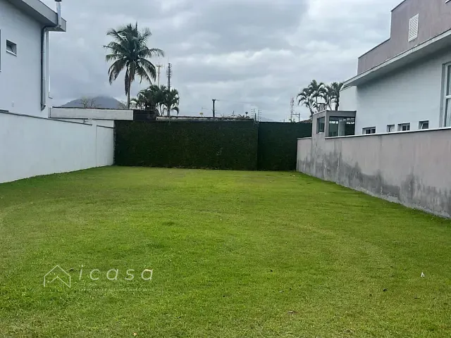 Terreno com 390m², à venda, no bairro Caraguatatuba em Caraguatatuba
