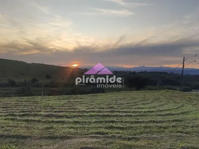 Terreno com 360m², à venda, no bairro Vila Paraíso em Caçapava