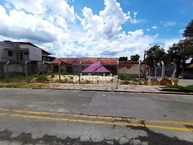 Terreno com 231m², à venda, no bairro Vila Maria em São José dos Campos