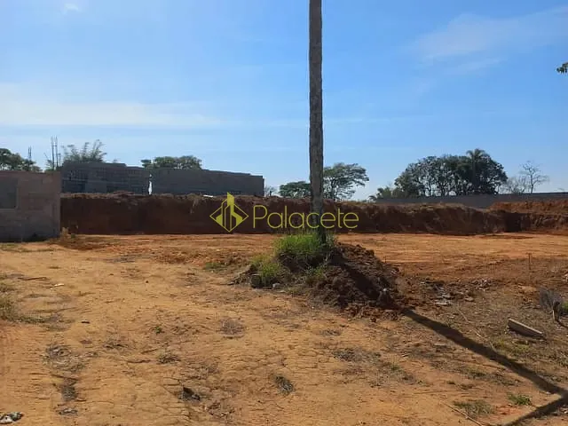 Terreno com 140m², à venda, no bairro Jardim Santa Tereza em Taubaté