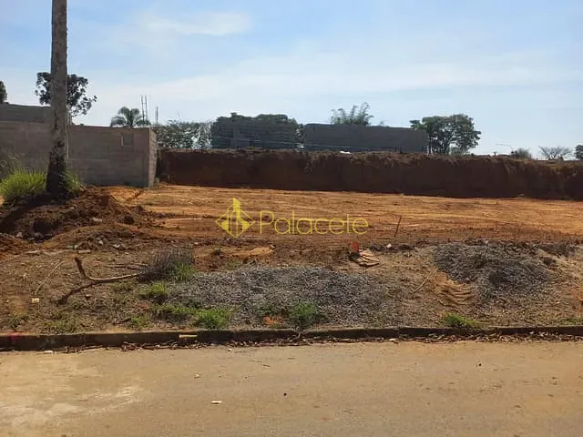 Terreno com 140m², à venda, no bairro Jardim Santa Tereza em Taubaté