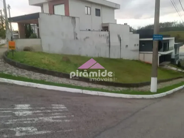 Terreno com 347m², à venda, no bairro Condomínio Residencial Mantiqueira em São José dos Campos