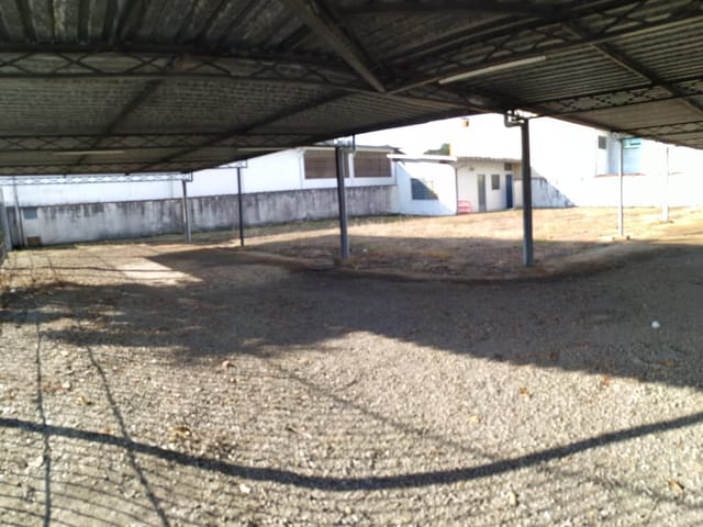Ponto com 700m², para alugar, no bairro Centro em Pindamonhangaba
