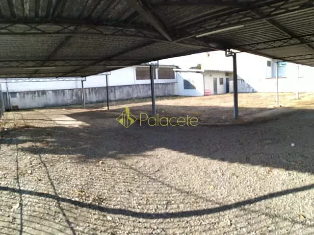 Ponto com 700m², para alugar, no bairro Centro em Pindamonhangaba