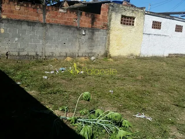 Terreno com 250m², à venda, no bairro Conjunto Residencial Araretama em Pindamonhangaba
