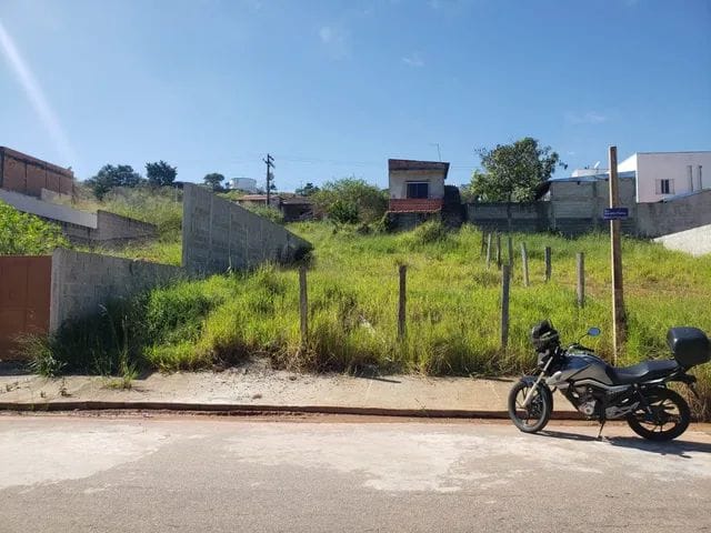 Terreno com 250m², à venda, no bairro Residencial Estoril em Taubaté