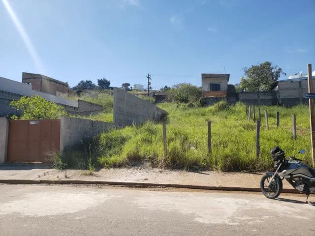 Terreno com 250m², à venda, no bairro Residencial Estoril em Taubaté