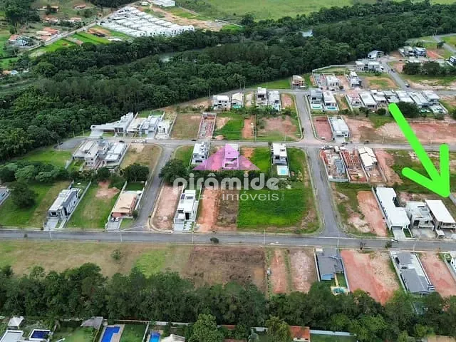 Terreno com 647m², à venda, no bairro Centro em Guararema
