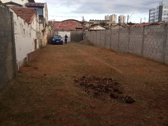 Terreno com 300m², à venda, no bairro Vila Jaboticabeira em Taubaté