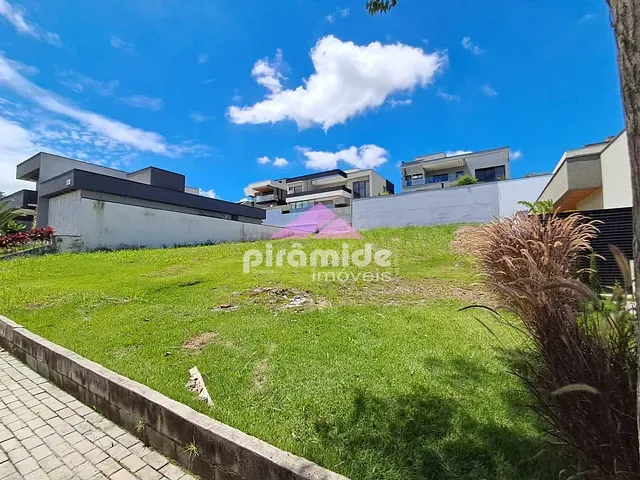 Terreno com 600m², à venda, no bairro Urbanova em São José dos Campos