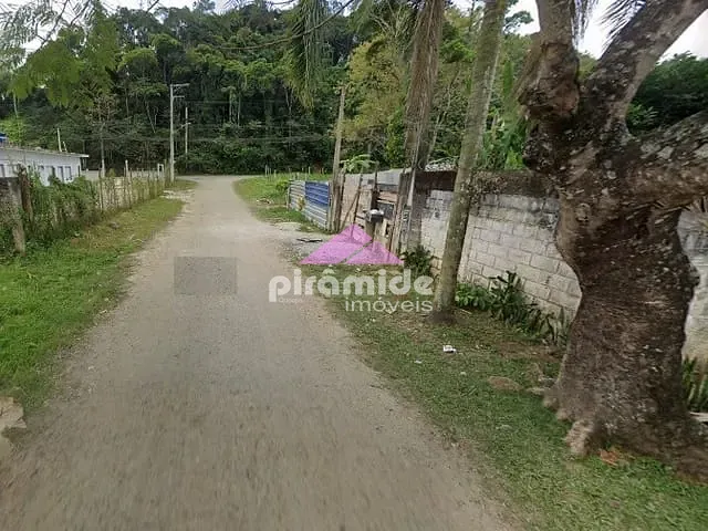 Terreno com 450m², à venda, no bairro Massaguaçu em Caraguatatuba