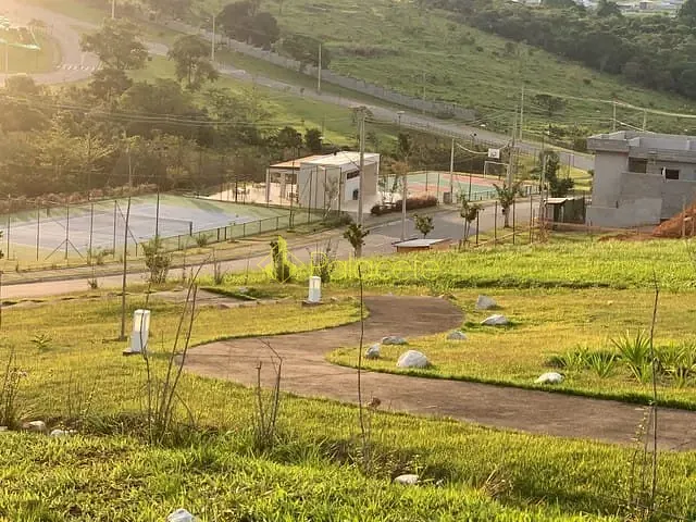Terreno com 287m², à venda, no bairro Jardim Marlene Miranda em Taubaté