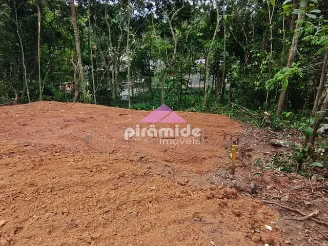 Terreno com 270m², à venda, no bairro Massaguaçu em Caraguatatuba