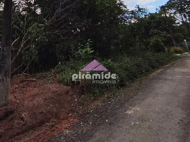 Terreno com 270m², à venda, no bairro Massaguaçu em Caraguatatuba