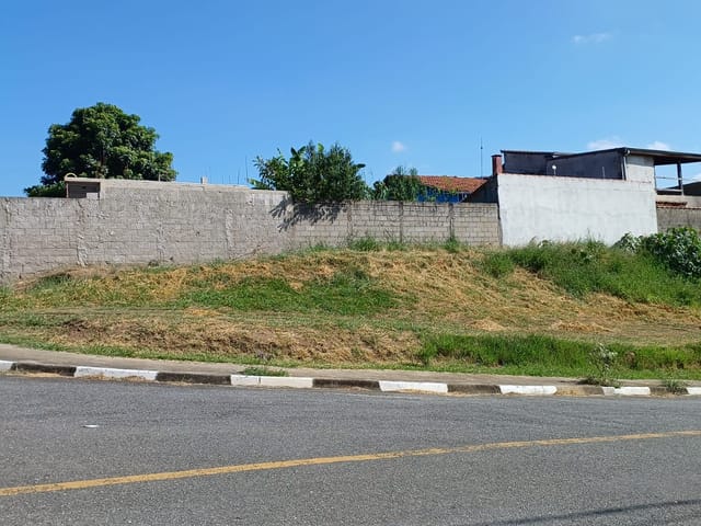 Terreno com 250m², à venda, no bairro Vila Suiça em Pindamonhangaba