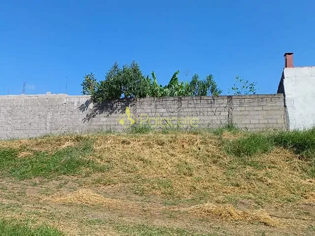 Terreno com 250m², à venda, no bairro Vila Suiça em Pindamonhangaba