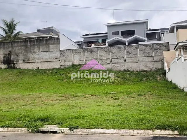 Terreno com 600m², à venda, no bairro Residencial Santa Helena em Caçapava