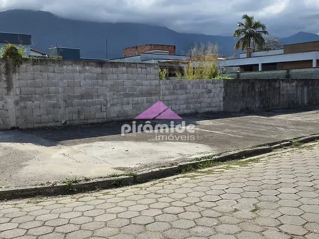 Terreno com 260m², à venda, no bairro Getuba em Caraguatatuba