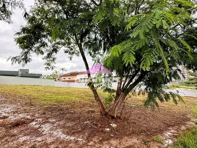 Terreno com 600m², à venda, no bairro Condomínio Residencial Colinas do Paratehy em São José dos Campos