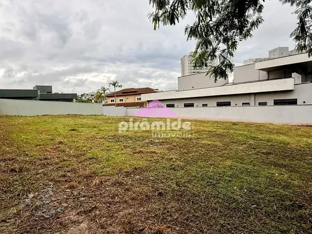 Terreno com 600m², à venda, no bairro Condomínio Residencial Colinas do Paratehy em São José dos Campos