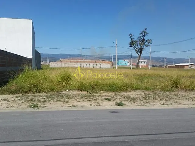 Terreno com 250m², à venda, no bairro Moreira César em Pindamonhangaba